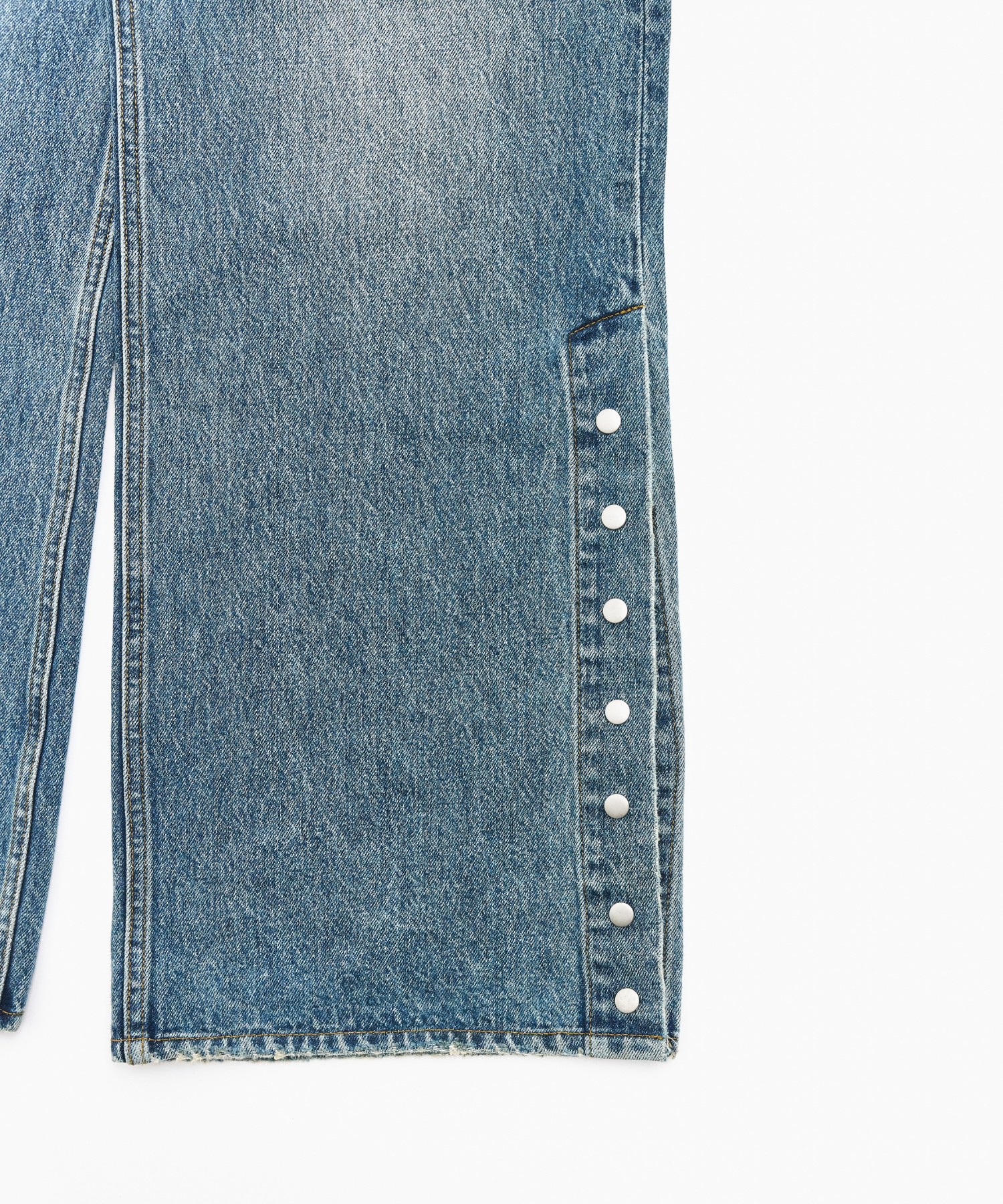 STUDDED DETAIL DENIM – BEEDEN STUDDED DETAIL DENIM – BEEDEN