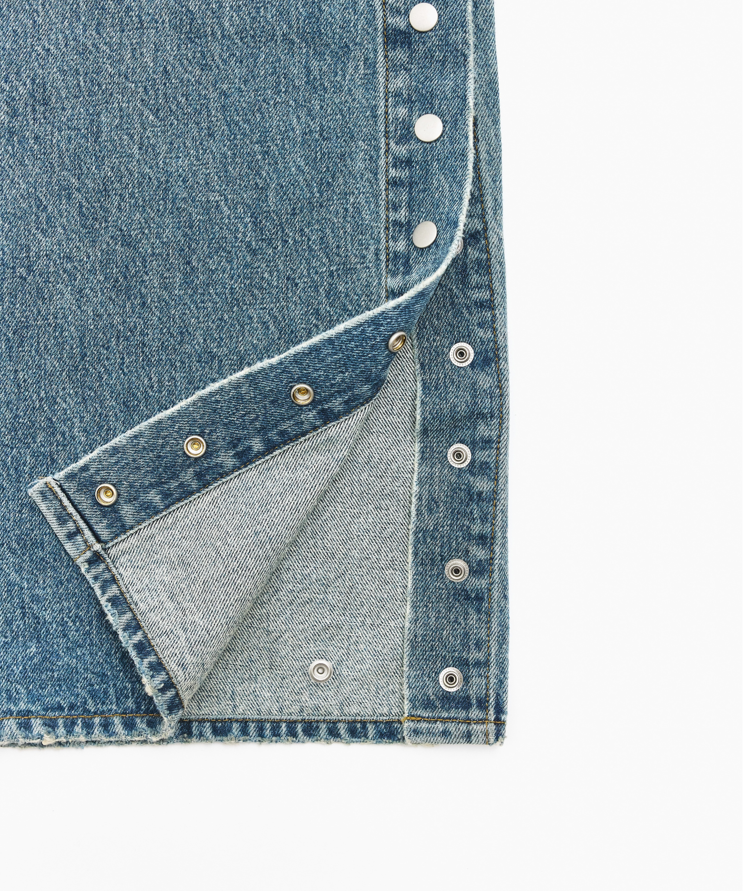 STUDDED DETAIL DENIM – BEEDEN STUDDED DETAIL DENIM – BEEDEN