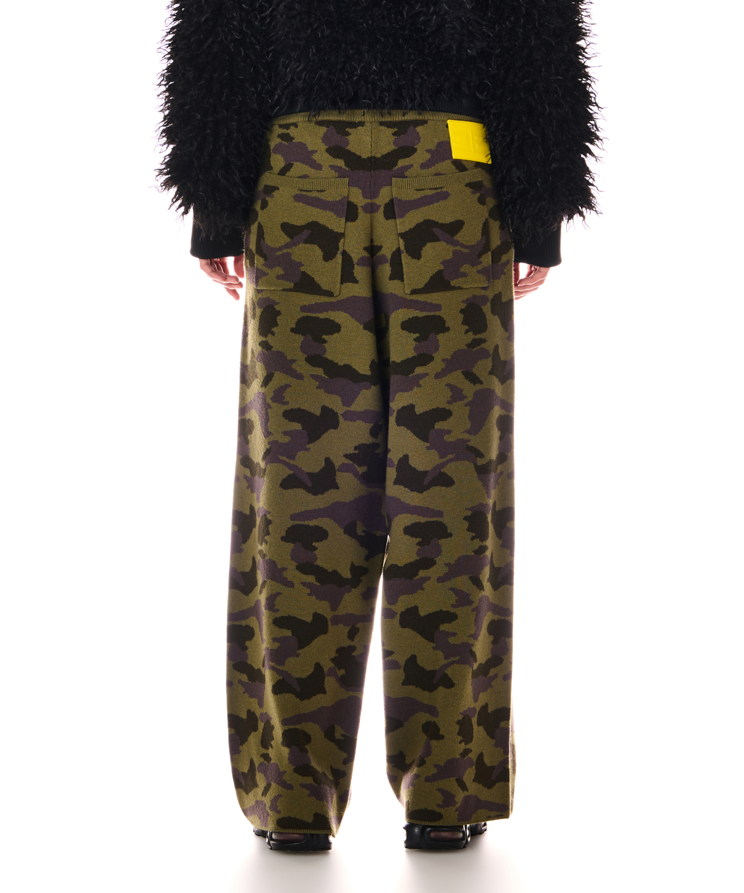 KNIT JQ LOOSE PANTS – BEEDEN KNIT JQ LOOSE PANTS – BEEDEN