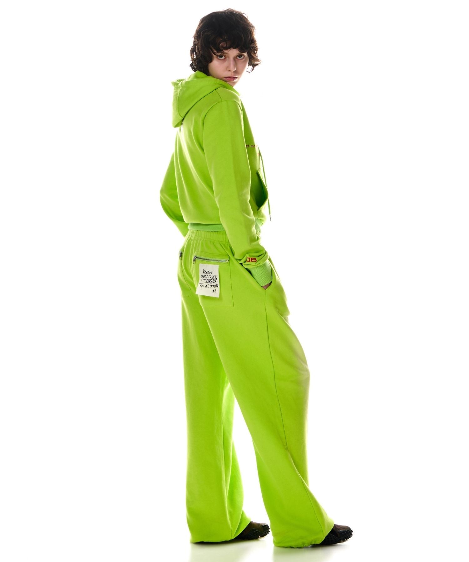 EMBROIDERY LOOSE SWEAT PANTS – BEEDEN
