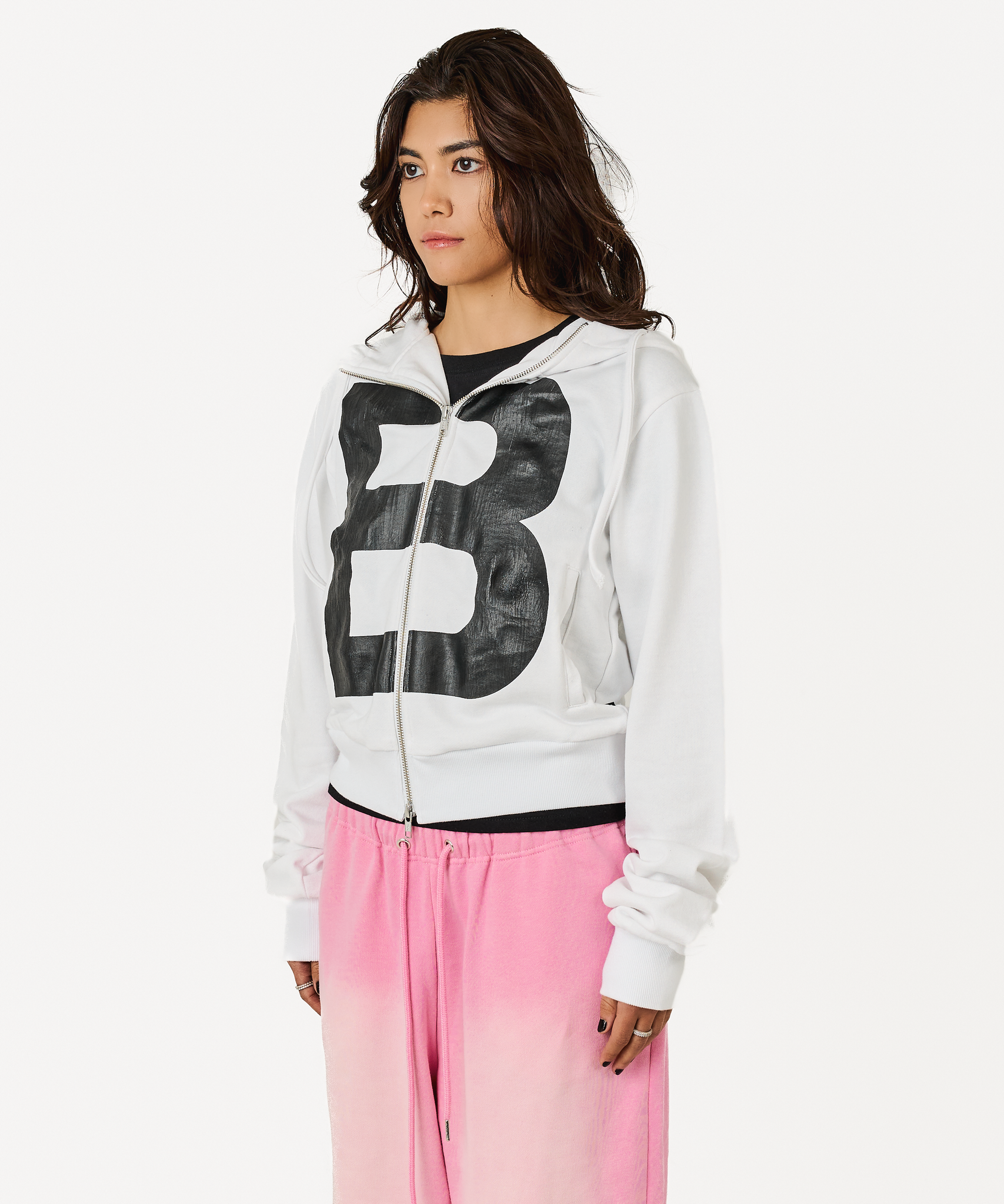 B LOGO BASIC HOODIE – BEEDEN B LOGO BASIC HOODIE – BEEDEN