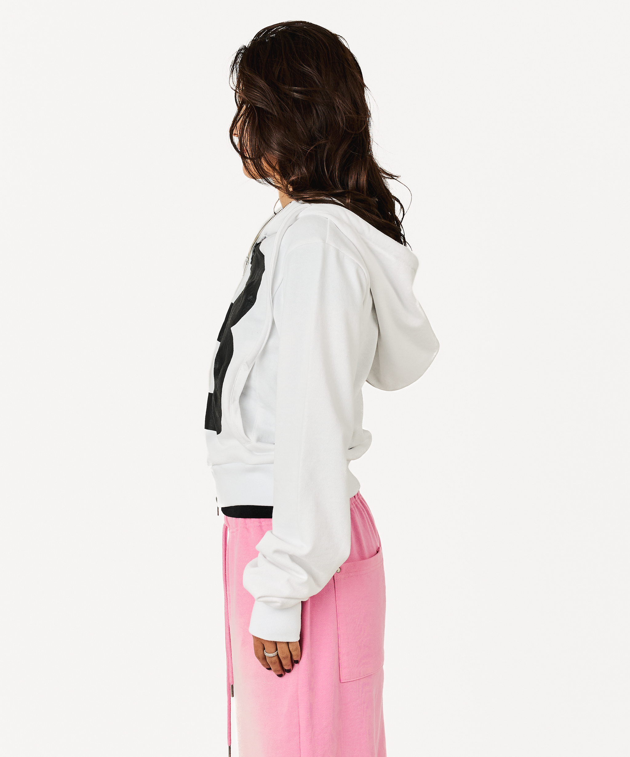 B LOGO BASIC HOODIE – BEEDEN B LOGO BASIC HOODIE – BEEDEN