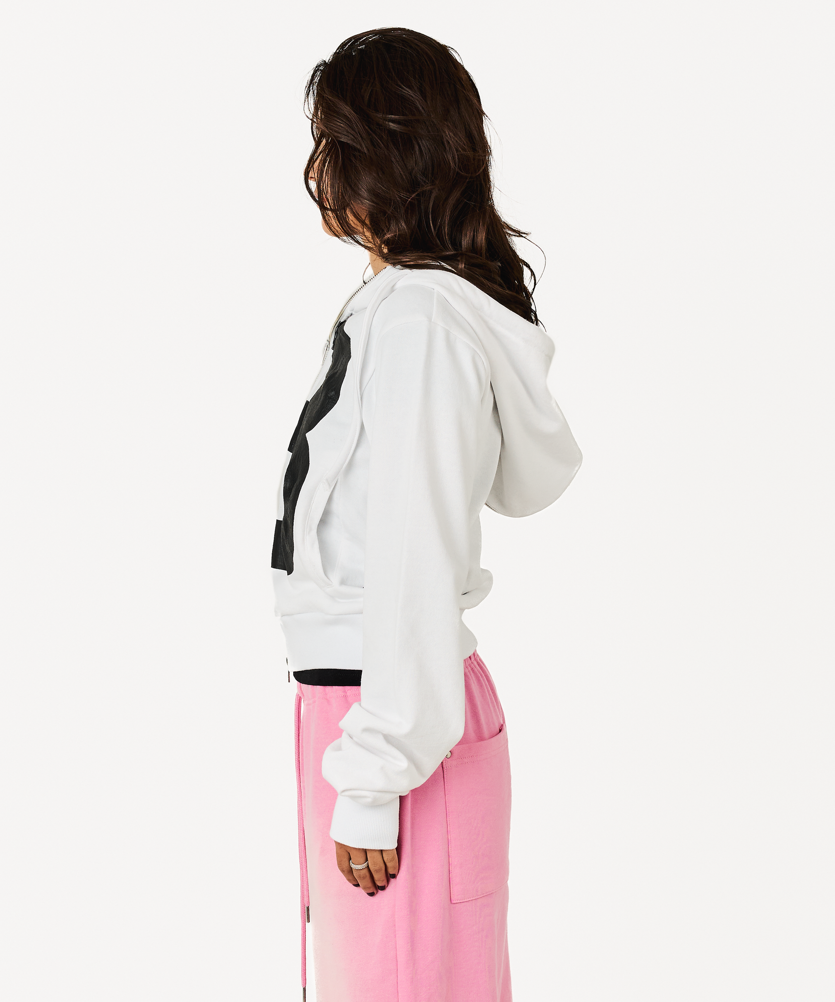 B LOGO BASIC HOODIE – BEEDEN B LOGO BASIC HOODIE – BEEDEN