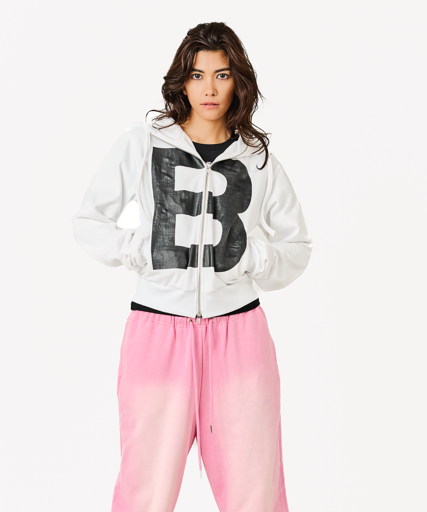 B LOGO BASIC HOODIE – BEEDEN B LOGO BASIC HOODIE – BEEDEN