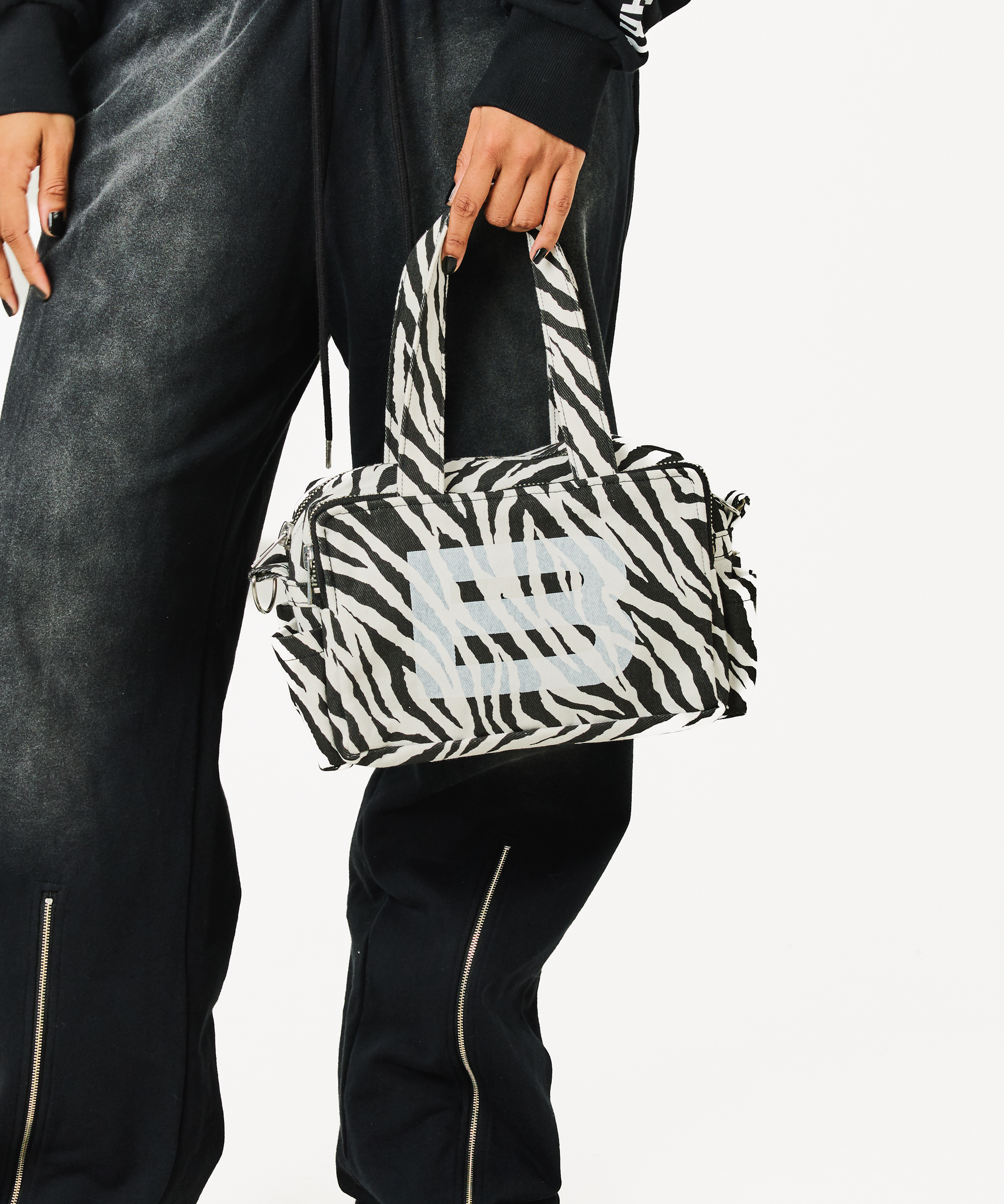 MINI B LOGO BAG – BEEDEN MINI B LOGO BAG – BEEDEN