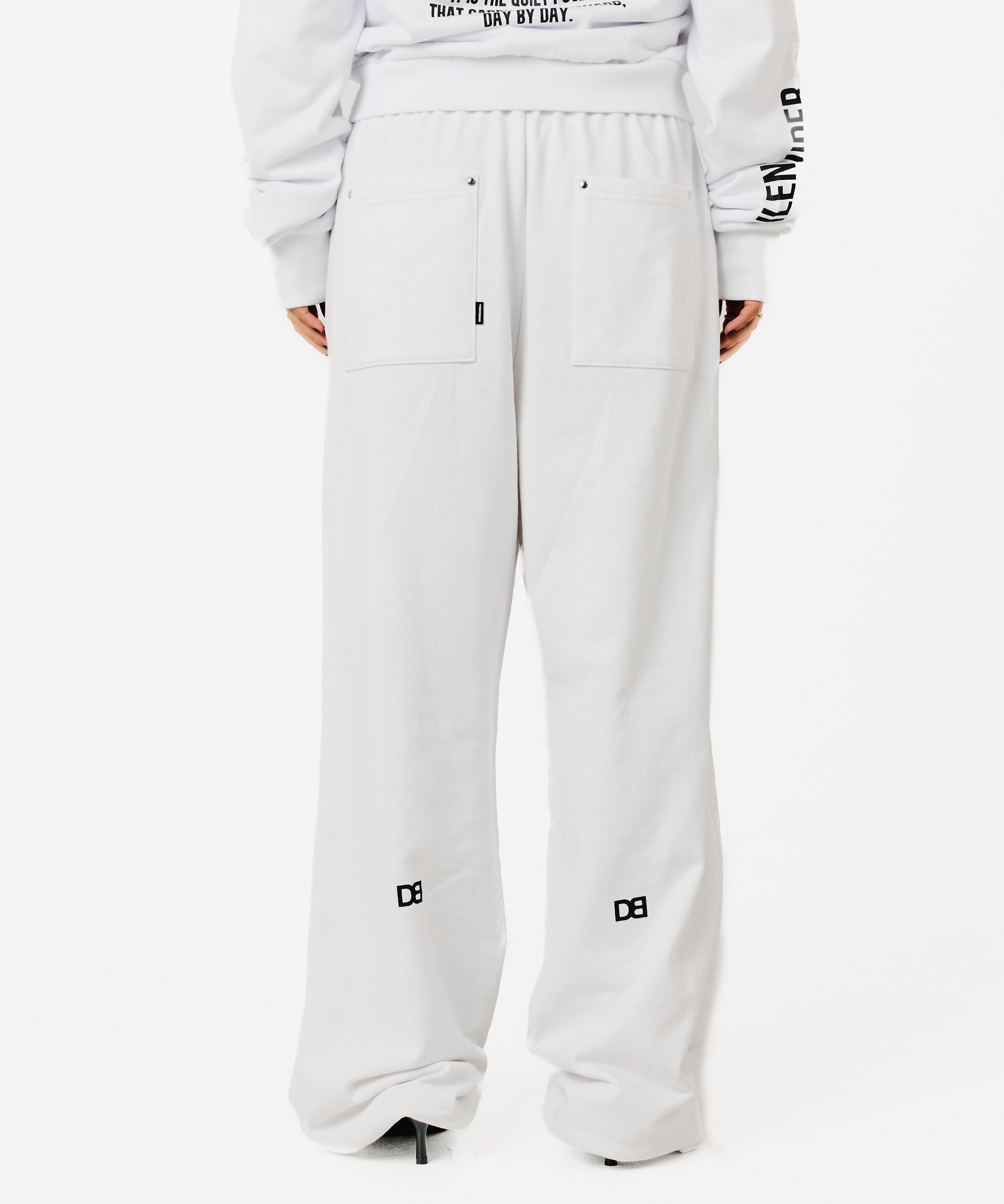 LOOSE ZIP SWEAT PANTS – BEEDEN LOOSE ZIP SWEAT PANTS – BEEDEN