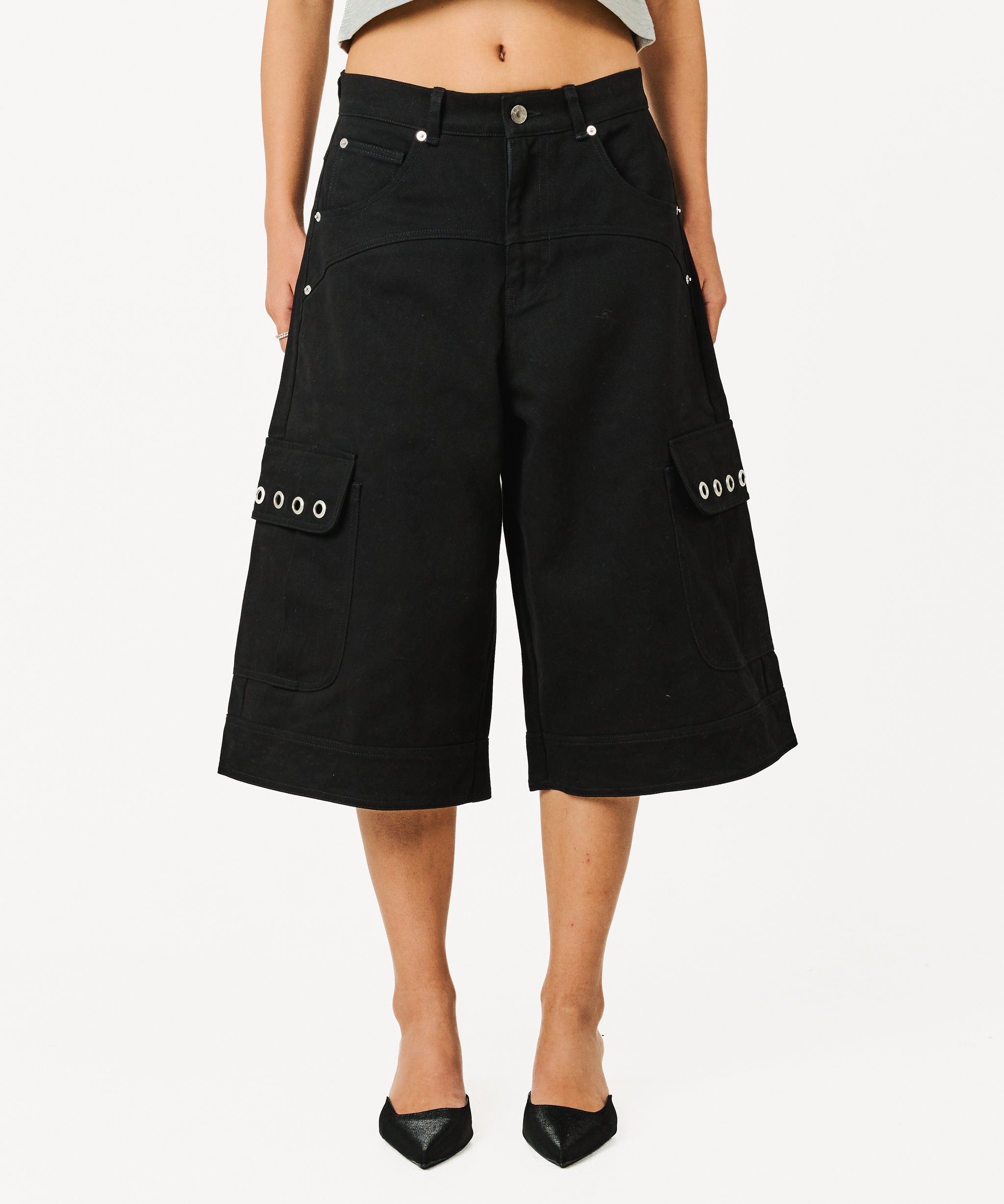 CIVIC EYELET SHORTS – BEEDEN CIVIC EYELET SHORTS – BEEDEN
