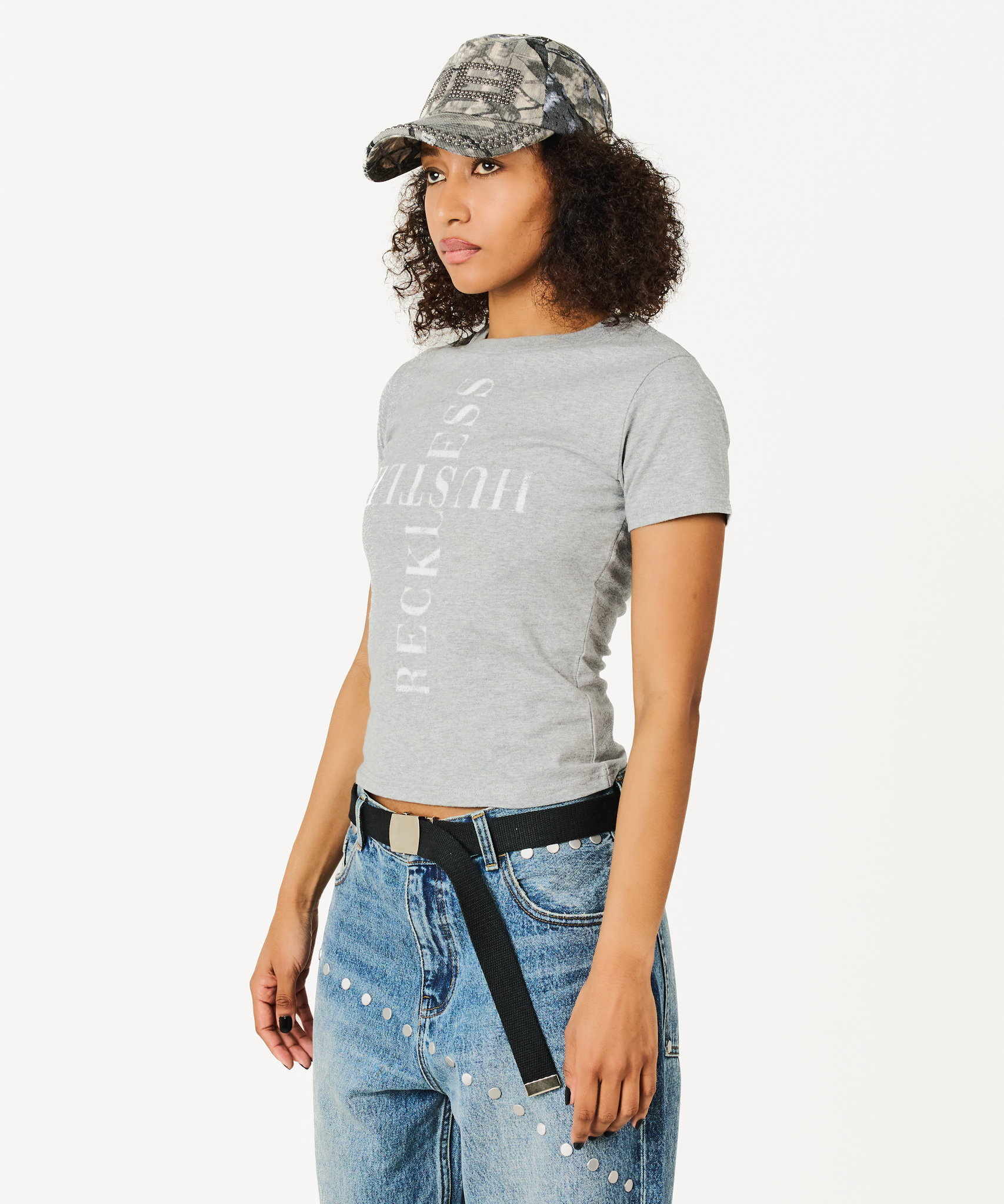 SPRAY PRINT CROSS TEE – BEEDEN SPRAY PRINT CROSS TEE – BEEDEN