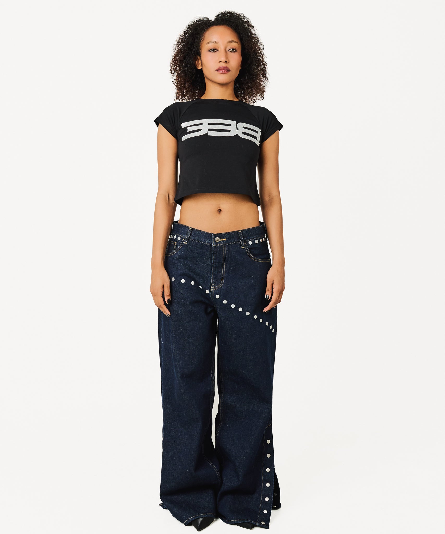 COMPACT GLITTER PRINT TEE – BEEDEN
