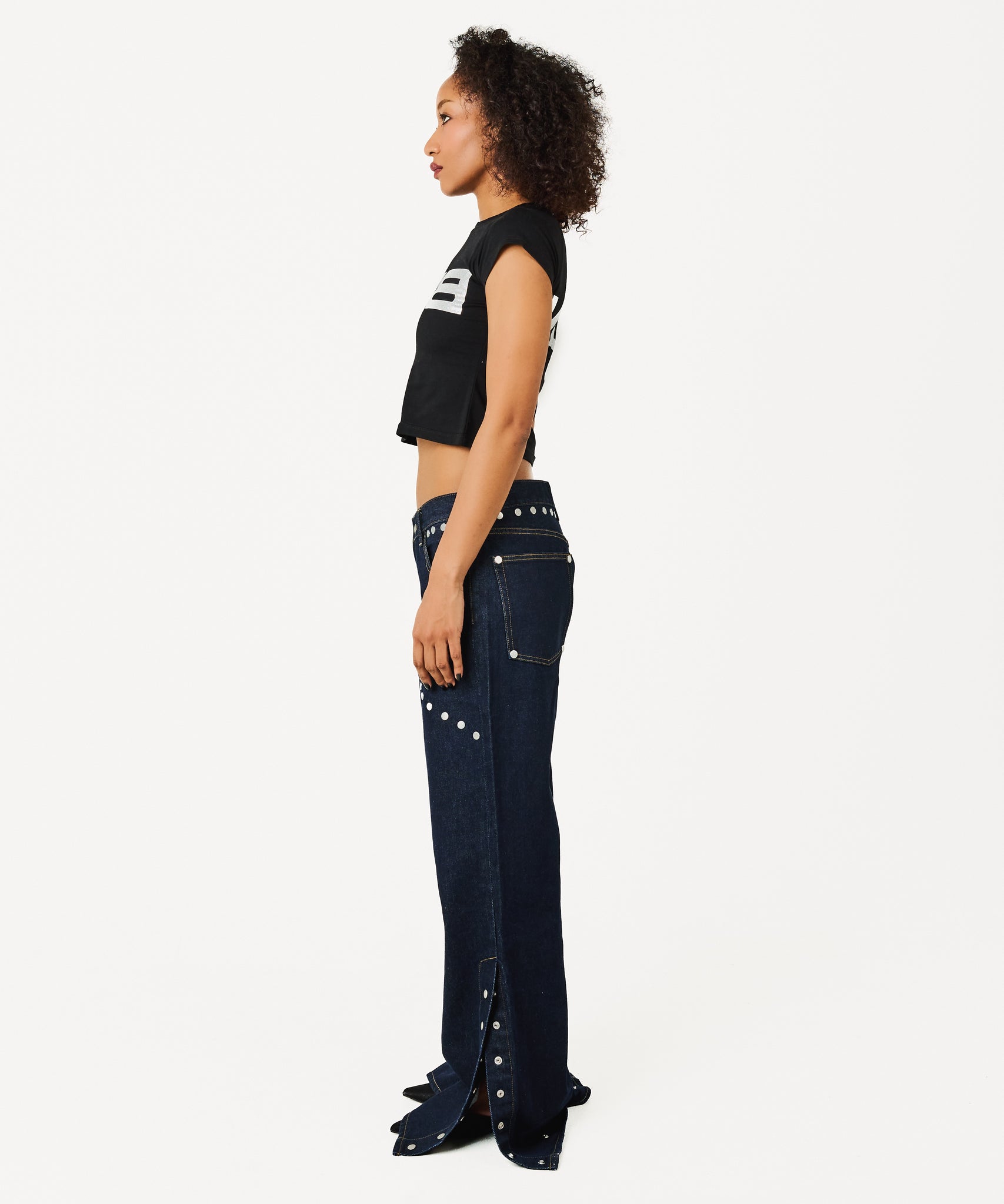 COMPACT GLITTER PRINT TEE – BEEDEN