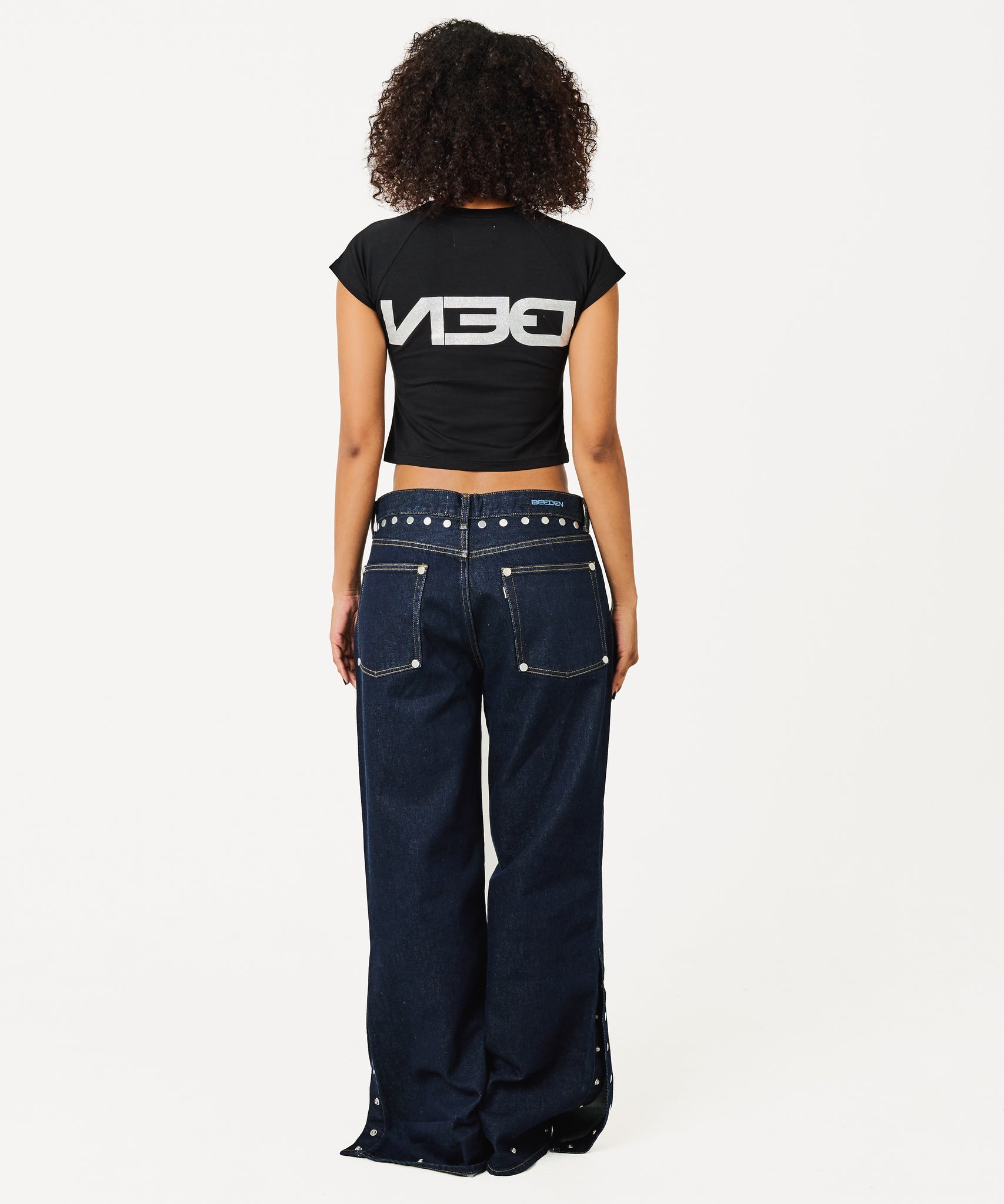 COMPACT GLITTER PRINT TEE – BEEDEN