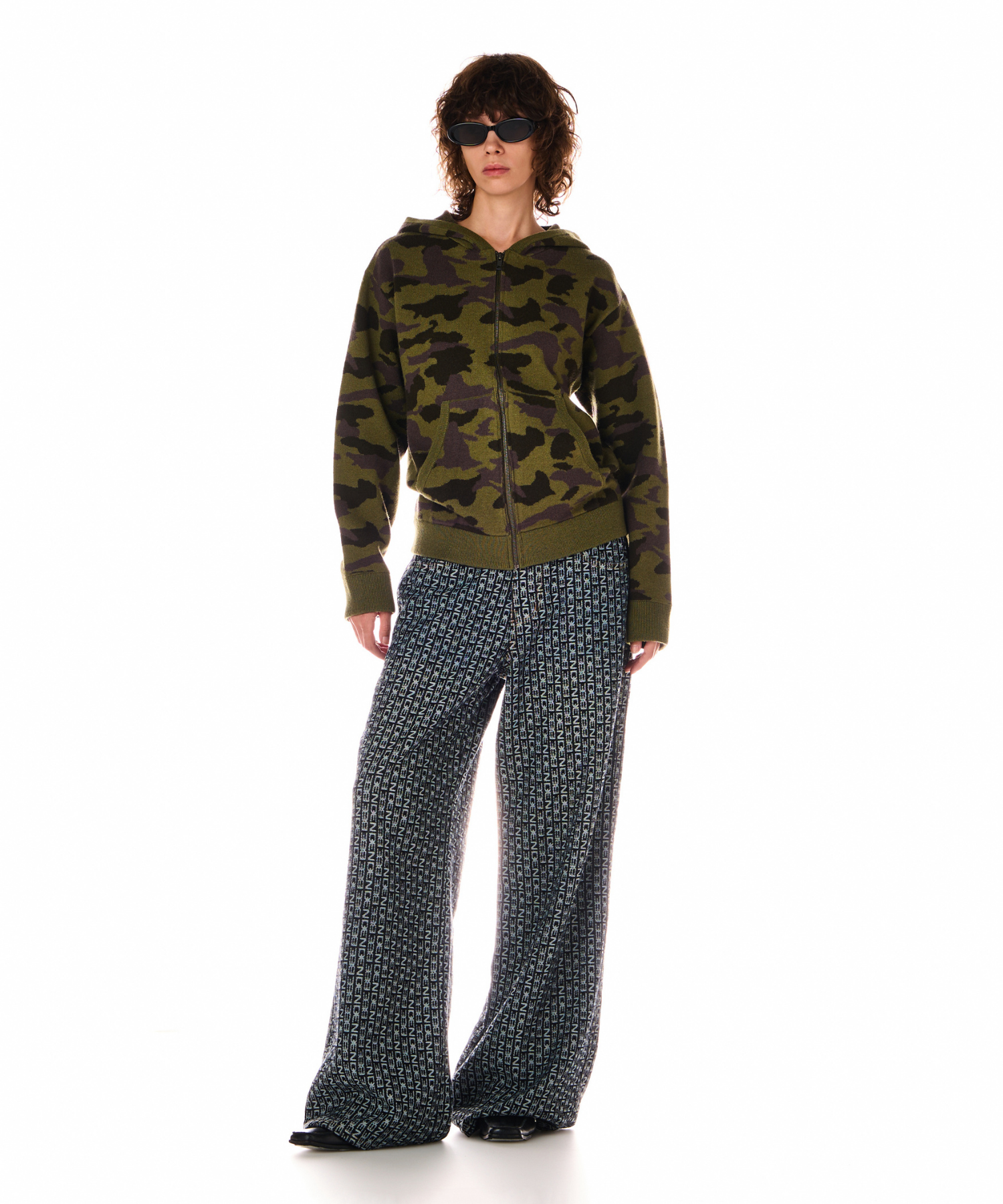 KNIT JQ LOOSE HOODIE – BEEDEN KNIT JQ LOOSE HOODIE – BEEDEN