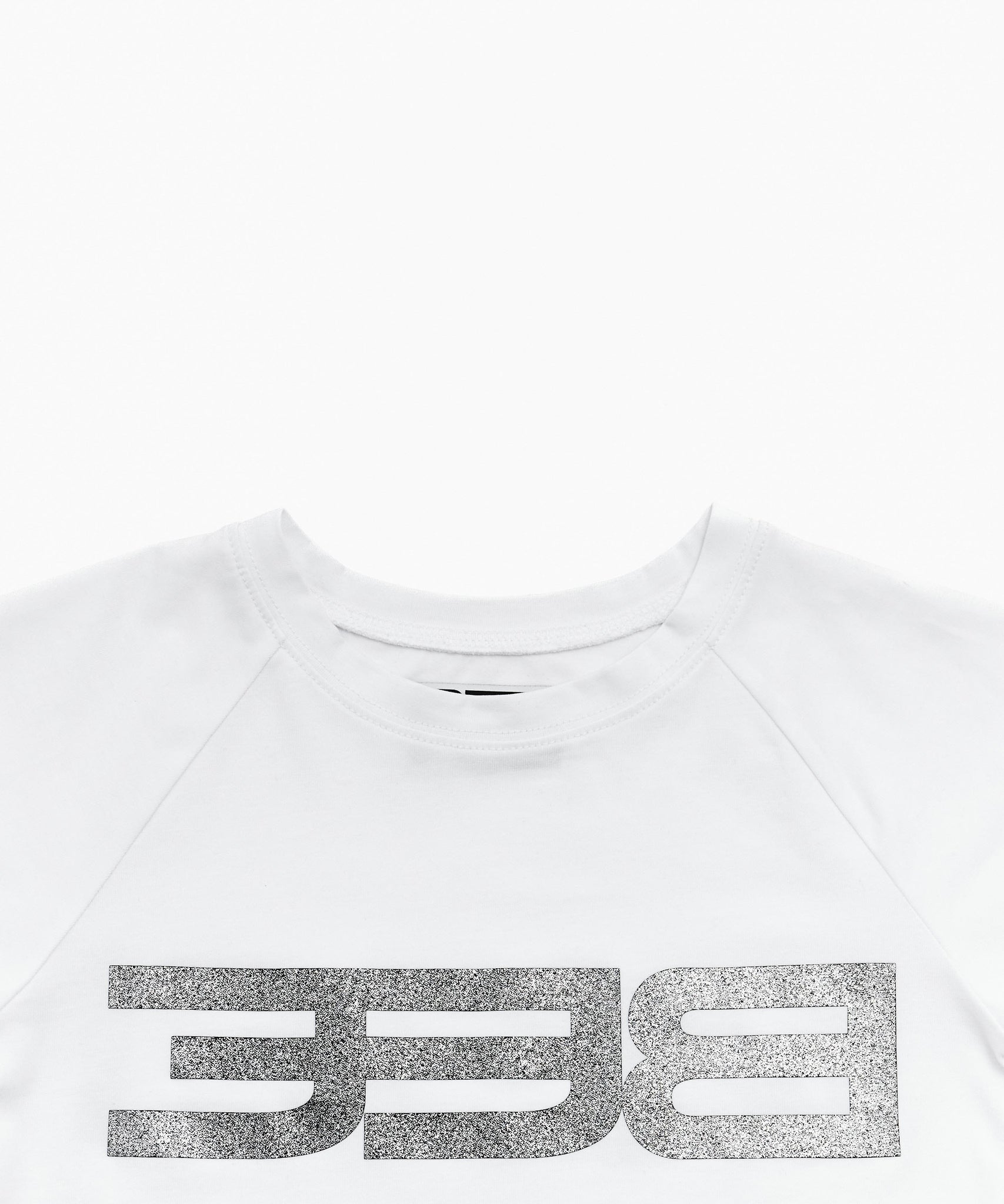 COMPACT GLITTER PRINT TEE – BEEDEN